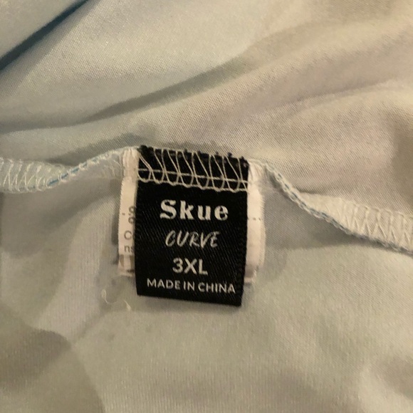 Light weight summer top - Picture 2 of 2